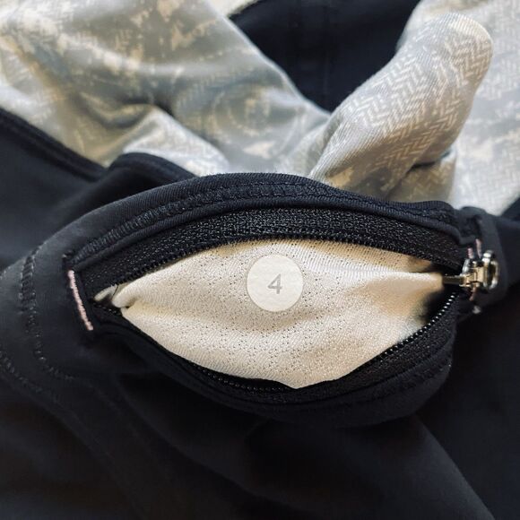 LULULEMON 4 Black Fast Free Crop Luxtreme 18” Ruched Leggings Floral Waist Run - Picture 5 of 16